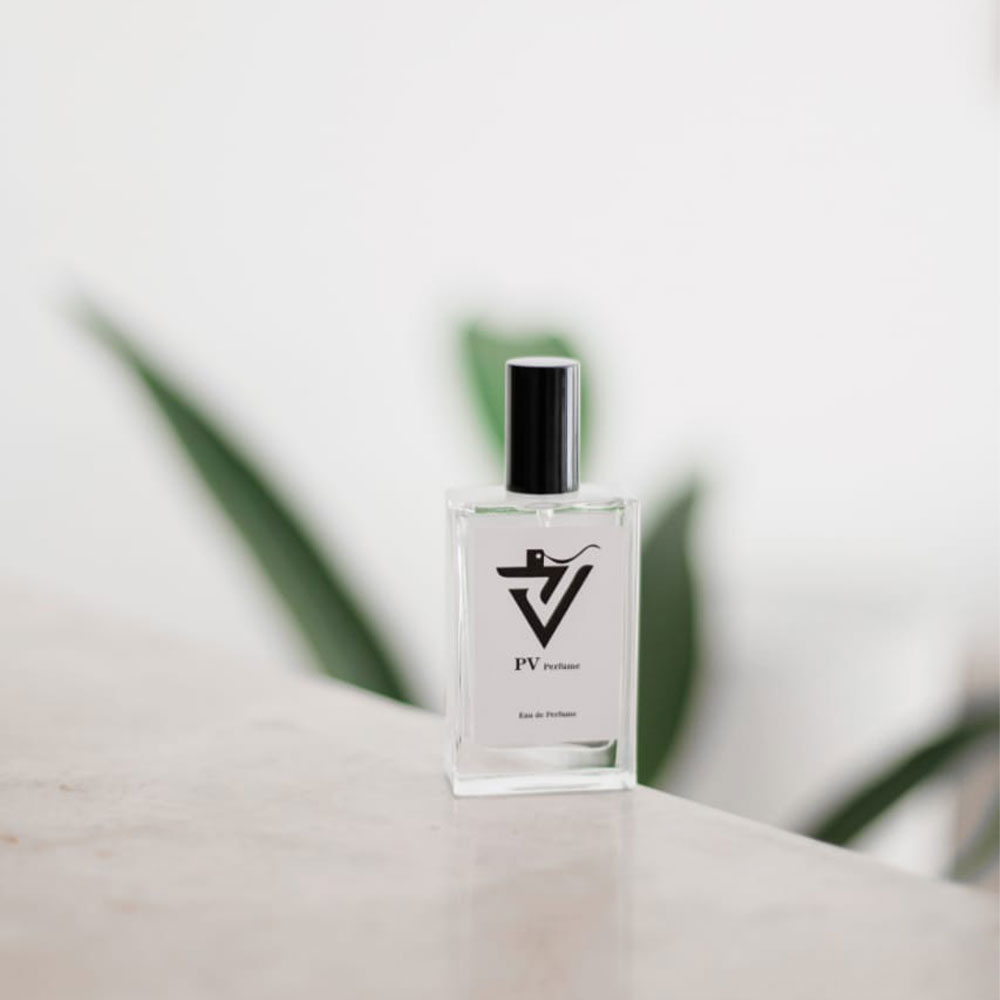 عطر دست ساز زنانه وایت فلاور بریز هادی پوریاوی